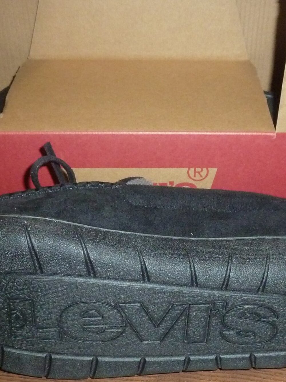 Levi's Mens Black Moccasin Slippers Size Medium 8-9 - Picture 3 of 3
